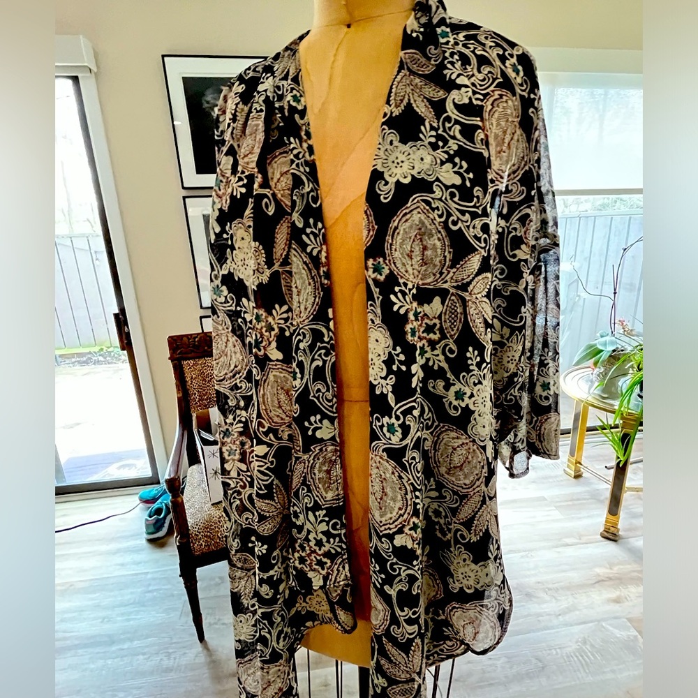 Wrap with sleeves.  Navy cream. Size M.  NWT.  By Sugar Lips.